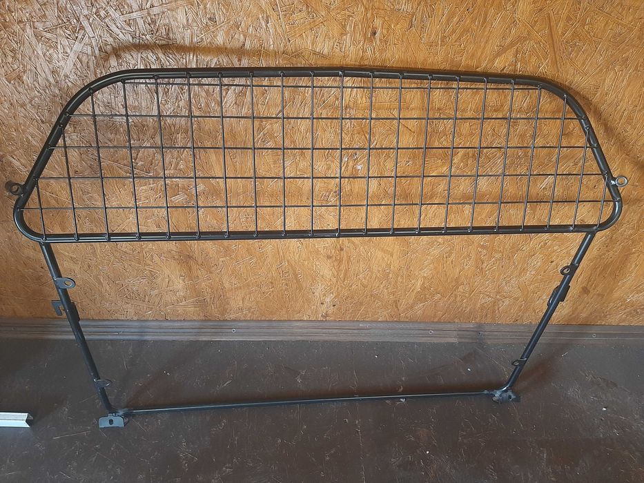 Продам перегородку багажника Kia Ceed