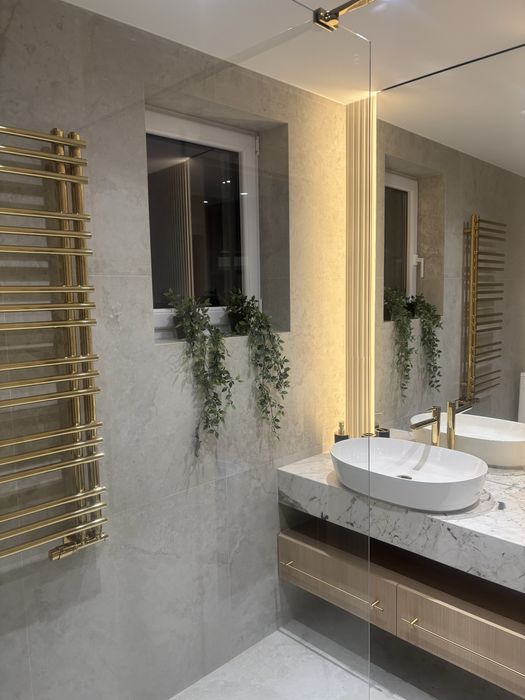 Domek w dolinie .kolo Krynicy zdrój