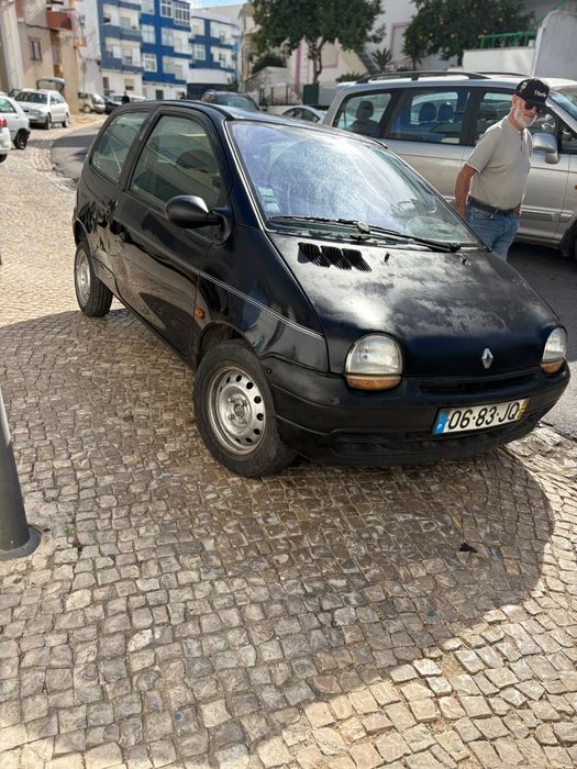 Renualt twingo easy 1998 1.2 60 cvs 
 Semi-automatico ( embraiagem automática )
