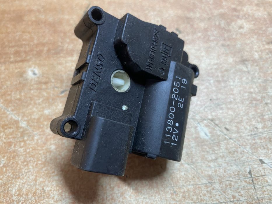 Toyota Avensis T25, Corolla. Mitsubishi. Сервопривід пічки, заслонки.