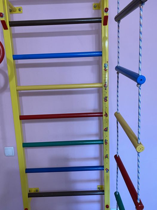 Шведська стінка з матрасом дитяча.