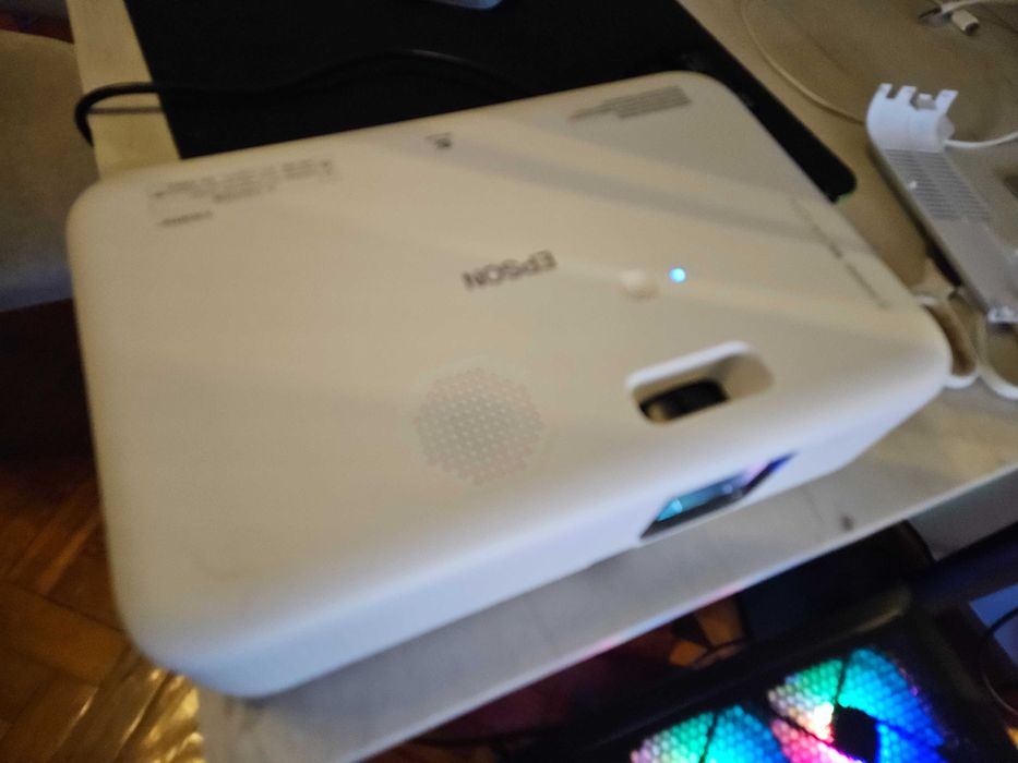 Projetor Epson CO-FH02 (Full HD, Android TV) c/3 anos de garantia