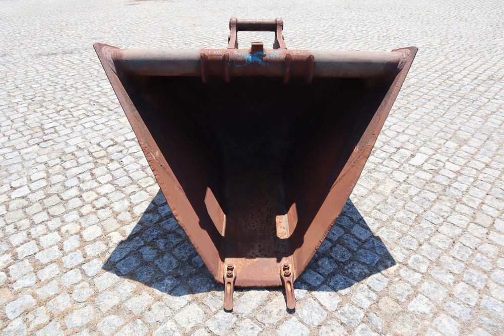 Balde trapezoidal 1510 × 370 mm 15–24 t Morin M6