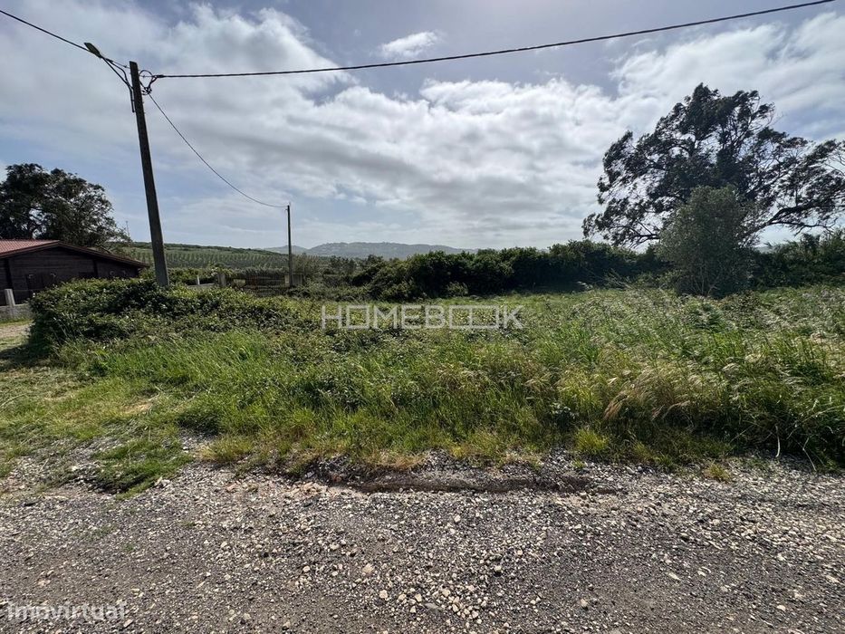 Terreno urbano no Bairro Novo do Casal da Serra em Santo Antão do Toja