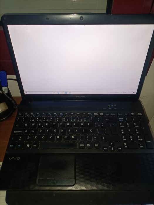 Sony Vaio VPCEH2Q1E - i5, 8GB RAM