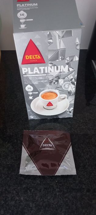 Máquina de Café em caixa com manual