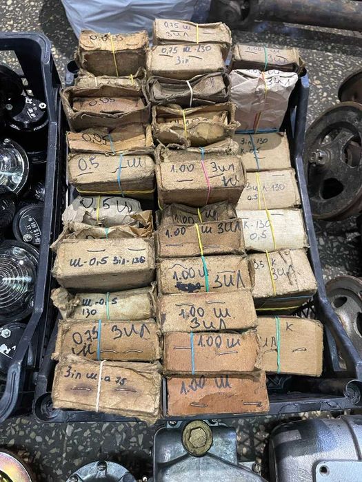 Карбюратор, корзина, диск сцепления, стартер, свечи Зил 130, Зил 131: 1 ...