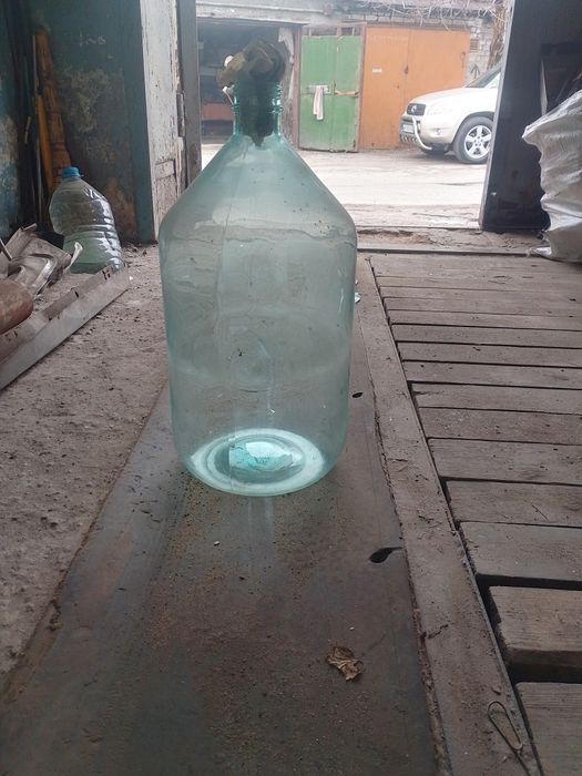Бутыля 10 л. И 20л.