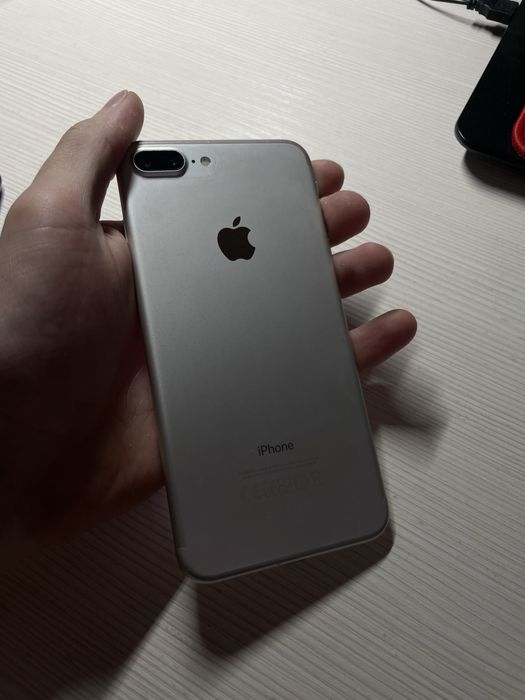 Продам Iphone 7 Plus 128 gb Silver