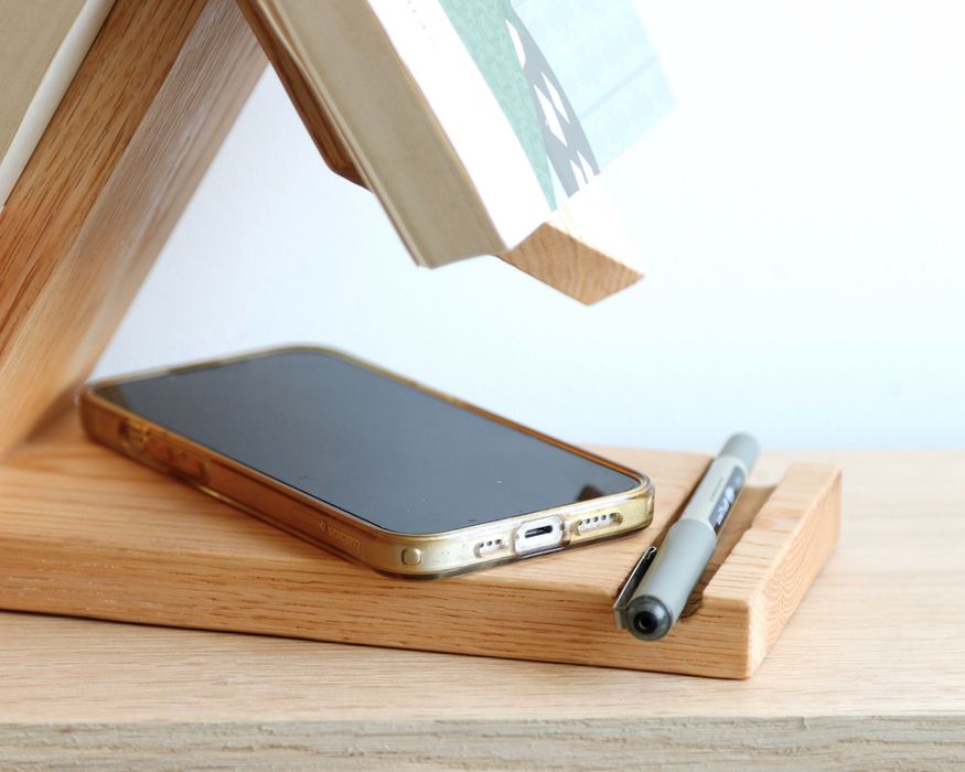 Dębowy stojak na książki, drewniana podstawka