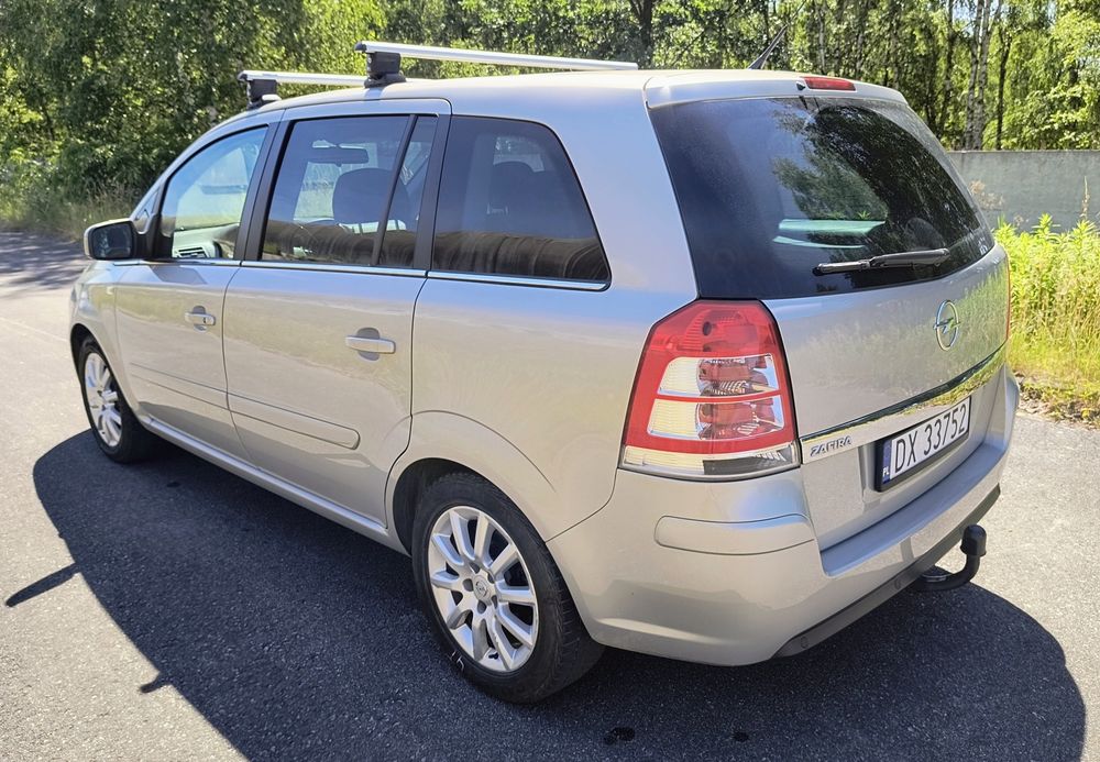Opel Zafira 2011r 1.8 benzyna automat, 7 osobowa, hak