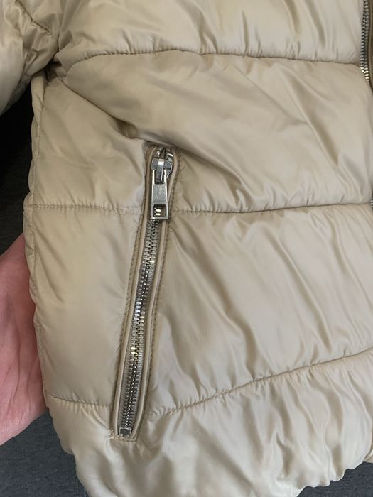 Куртка бренду Mango