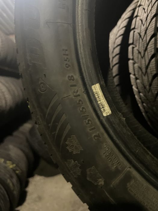 666 Зимние шины R18 215/55 Dunlop DSST