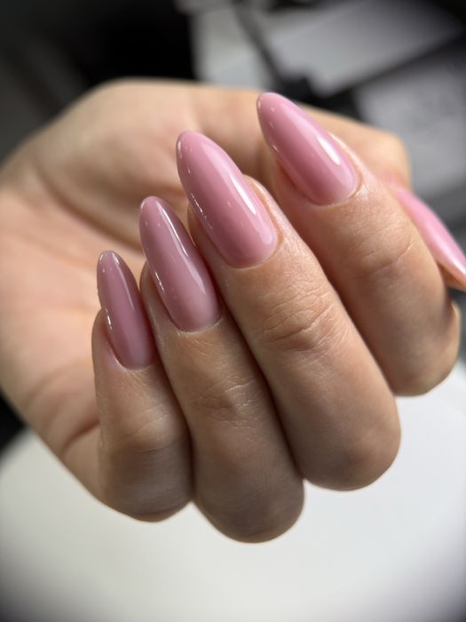 Моделі на манікюр осокорки славутич