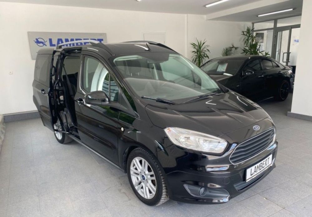 Ford E-Tourneo Courier