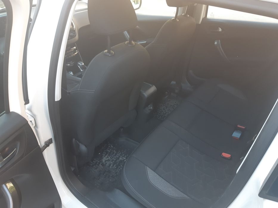 Автомобиль PEUGEOT 2008