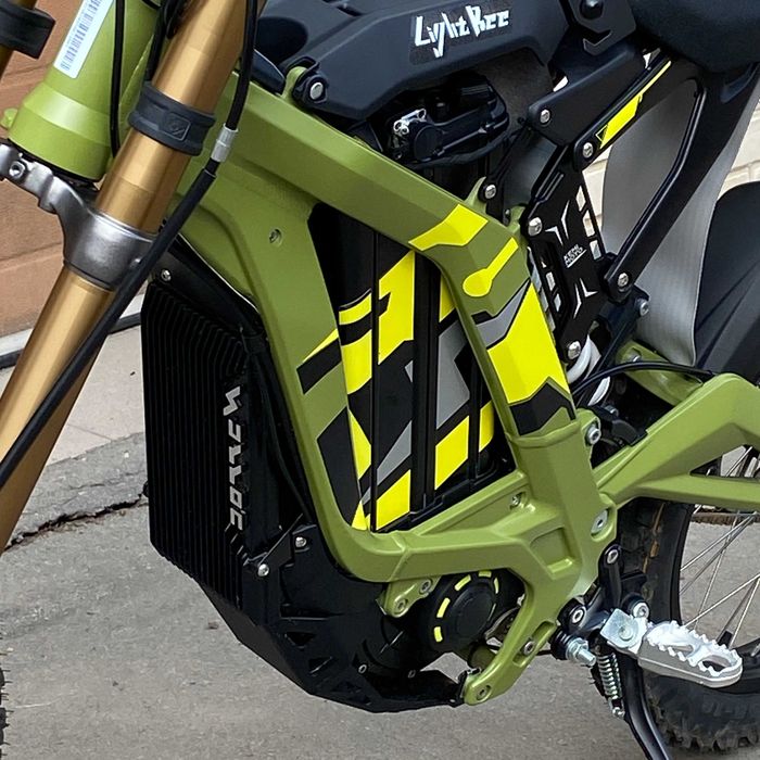 Surron Light Bee X 2025 Sage Green електробайк (пробіг 100 км)