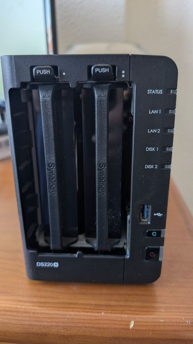 Synology DS220+ (Intel) + 4TB WD Red Pro (Gama Profissional) – Impecável