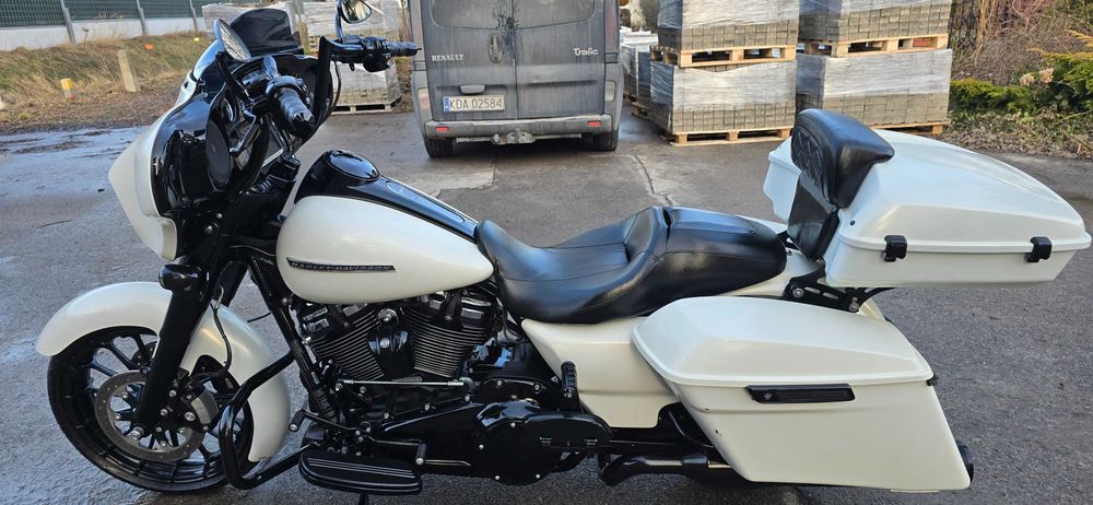 Harley Davidson FLHXS Street Glide Special z 2018 roku