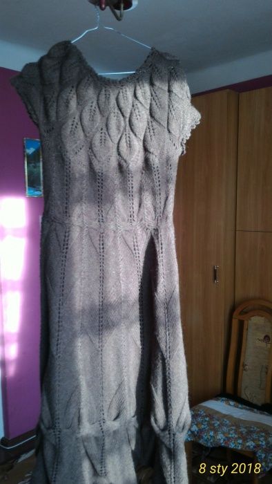 Ręcznie robiona .Wełniana sukienka ...