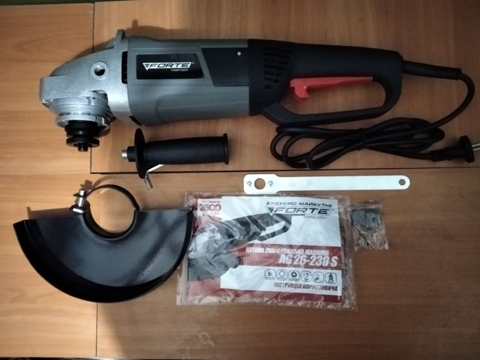 Болгарка FORTE AG 26 230 угловая шлифовальная машинка
