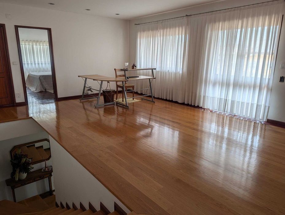Quarto para arrendar em Seixezelo.