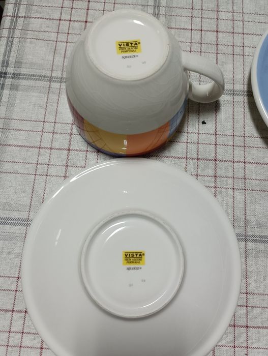 4 conjuntos de chávena almoçadeira e prato