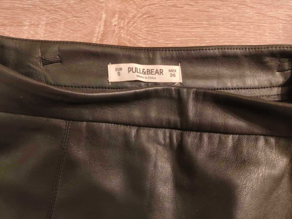 Saia NOVA PULL&BEAR, tamanho S