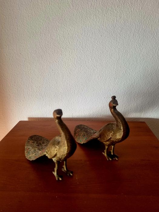 Pavões de bronze decoração