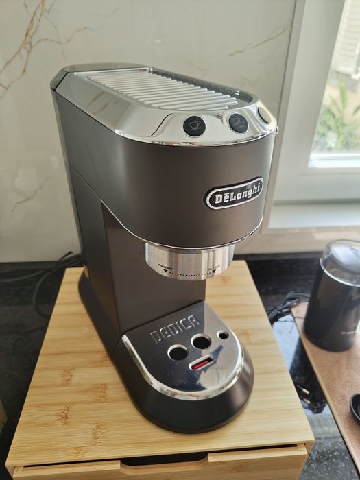 Selling De'Longhi Dedica Espresso Machine