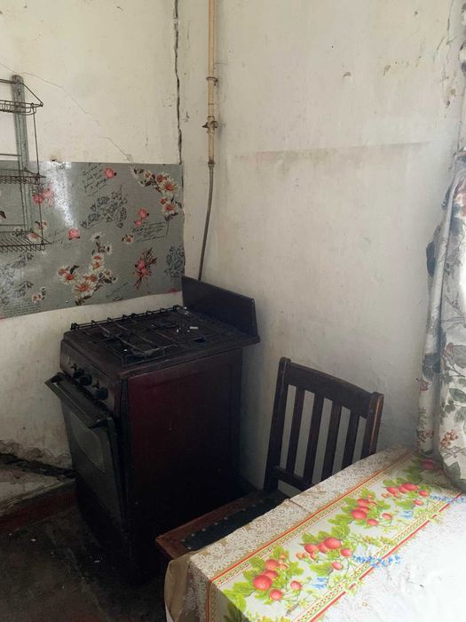 Продається частина будинку (4-х кімнатна квартира)
