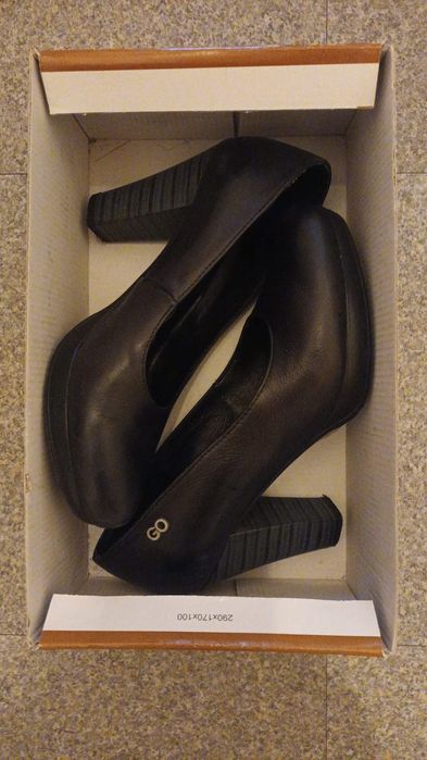 Sapatos Go Shoes em pele Tam. 37