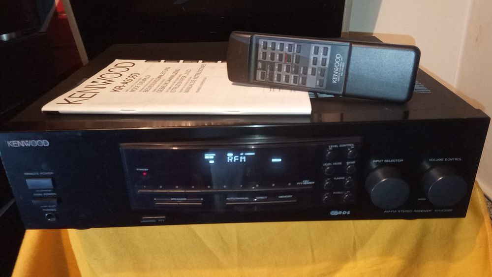 Amplificador Kenwood com radio RDS e comando