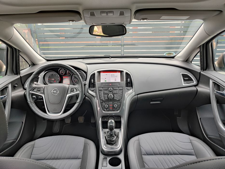 Opel Astra J hatchback 2014r bogata opcja