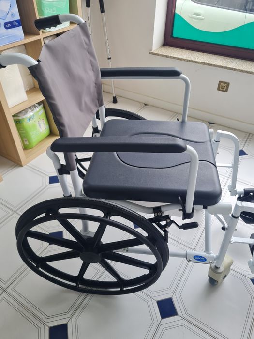 Cadeira de banho Invacare Lima H273