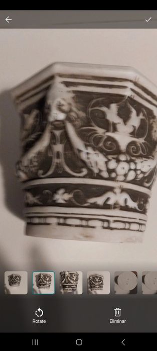 Vaso antigo em cerâmica
10 cm de diâmetro e de altura aproximadamente