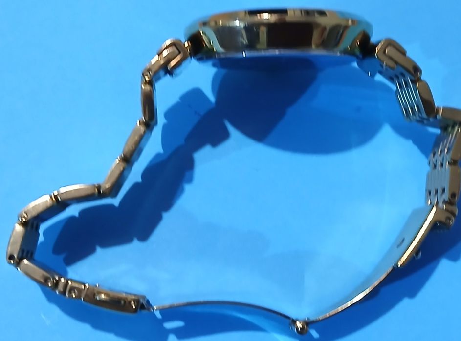 Tanio sprzedam zegarek Empori Armani damski