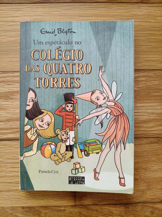 "O colégio das quatro torres"