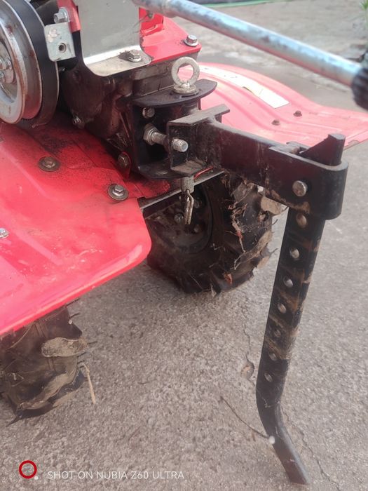 Moto enxada em bom estado