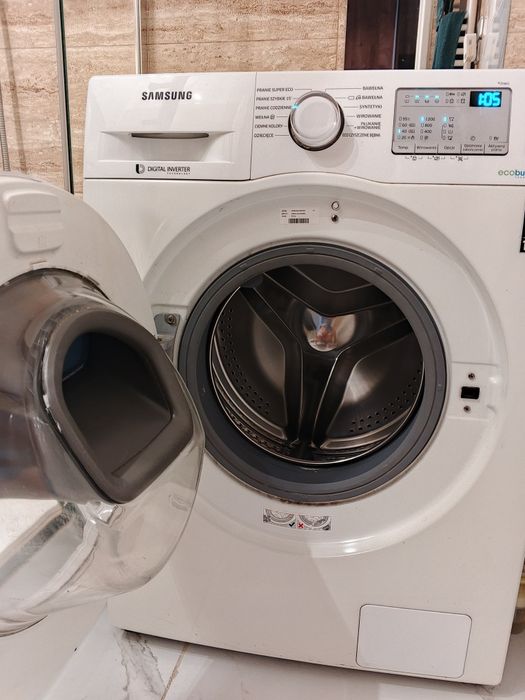 Pralka automatyczna Samsung z funkcją dodawania ubrań  w czasie pran