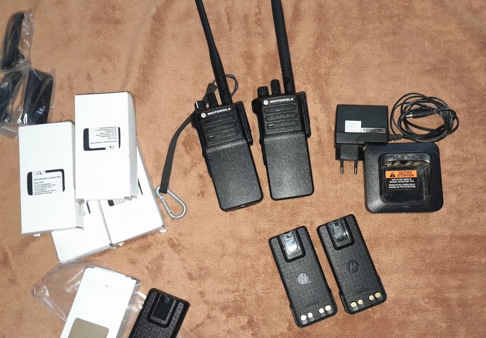 Професійна портативна рація Motorola серії DP4000