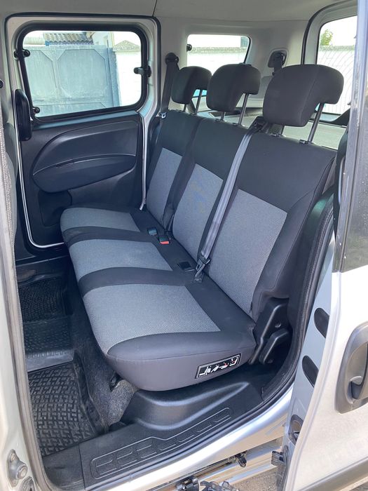 Fiat Doblo 2012 год,пассажир 7мест