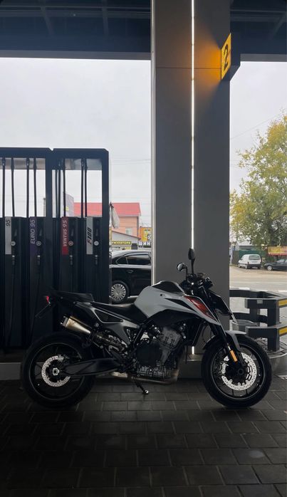 продам мотоцикл Ktm duke 790