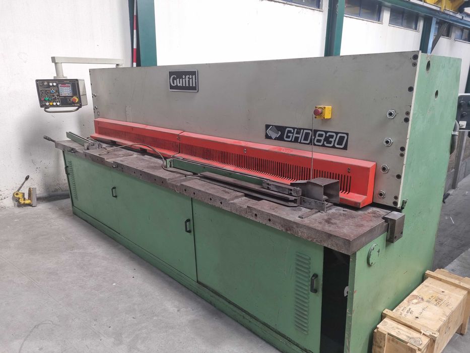 Guilhotina GUIFIL 3mt x 8mm em estado novo