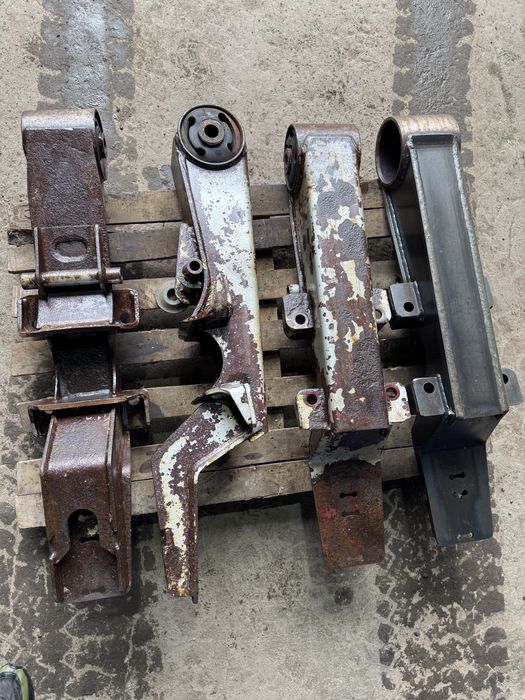 Кронштейн інтракс інтеграл для вісі мерседес