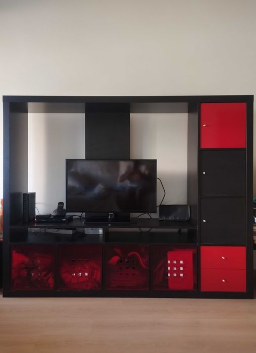 Móvel de TV IKEA Expedit (Preto-Castanho) com Gavetas e Portas Incluídas