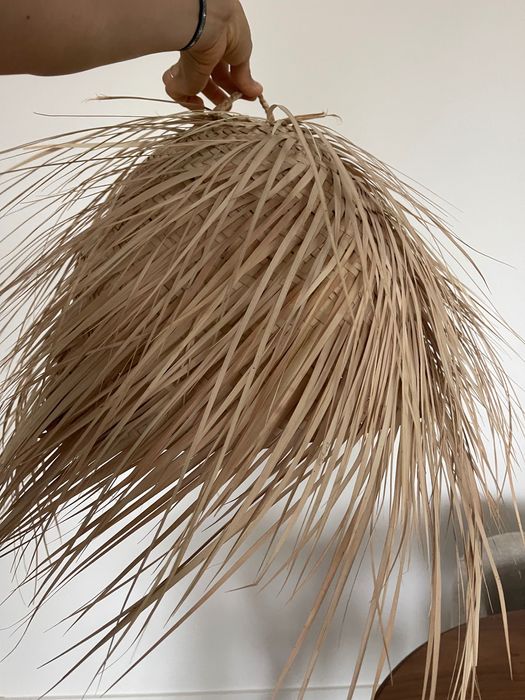 Abajour em Palma OFERTA DA LÃMPADA , formato balão