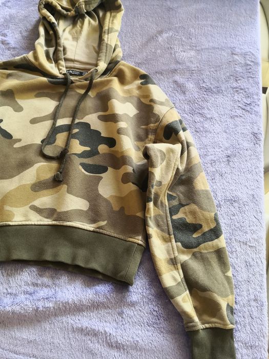 Krótka bluza dresowa moro z kapturem , rozm. XS, Bershka