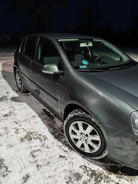Volkswagen Golf V 2003p.
