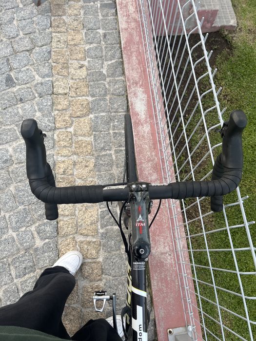 Bicicleta corrida focus full carbono